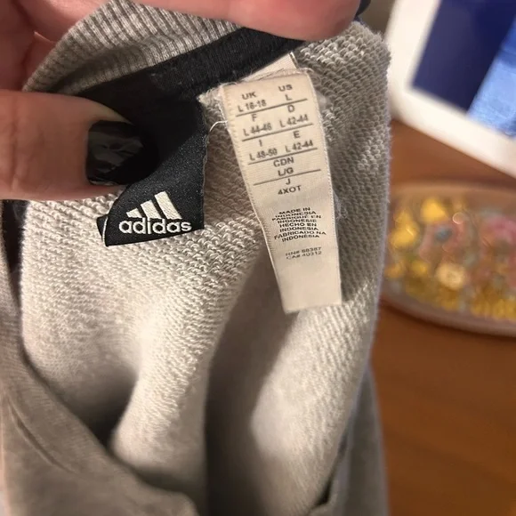 Adidas Women's Gray Sweatshirt pullover - Picture 8 of 10